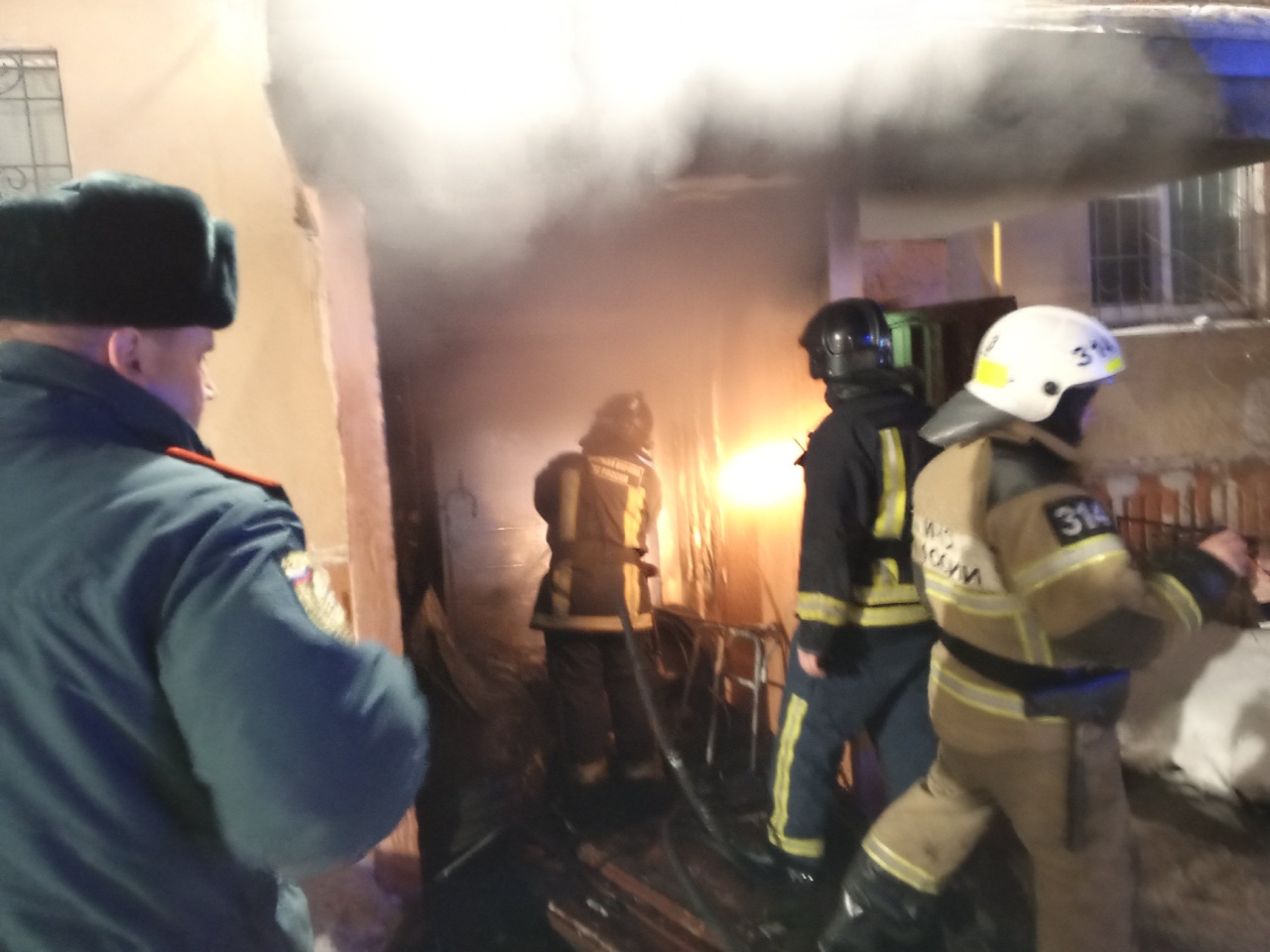Мусоропровод многоквартирного дома загорелся в Костроме (ФОТО)