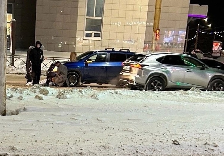 Двух человек сбили на пешеходном переходе в центре Костромы