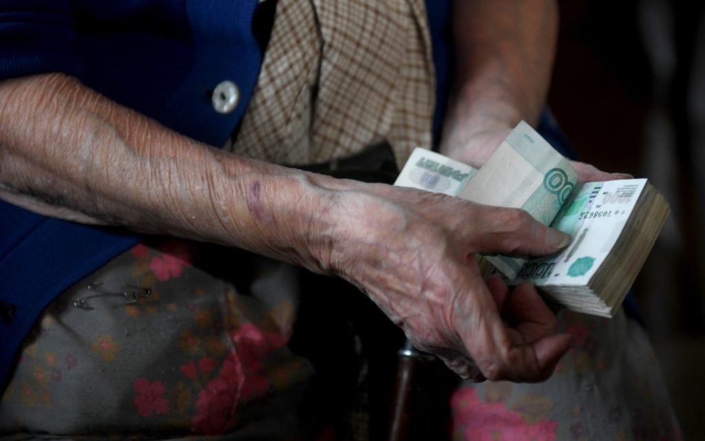 Дважды в одну реку: аферисты выманили у костромской пенсионерки почти 3 миллиона рублей