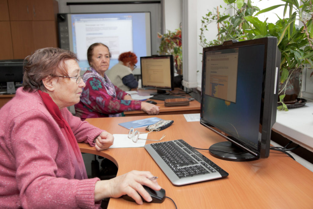 Спасибо интернету за это: костромские пенсионеры попали в число самых продвинутых в России