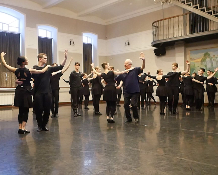 Бесценный опыт: прославленный танцор провёл мастер-класс для учащихся Губернской балетной школы