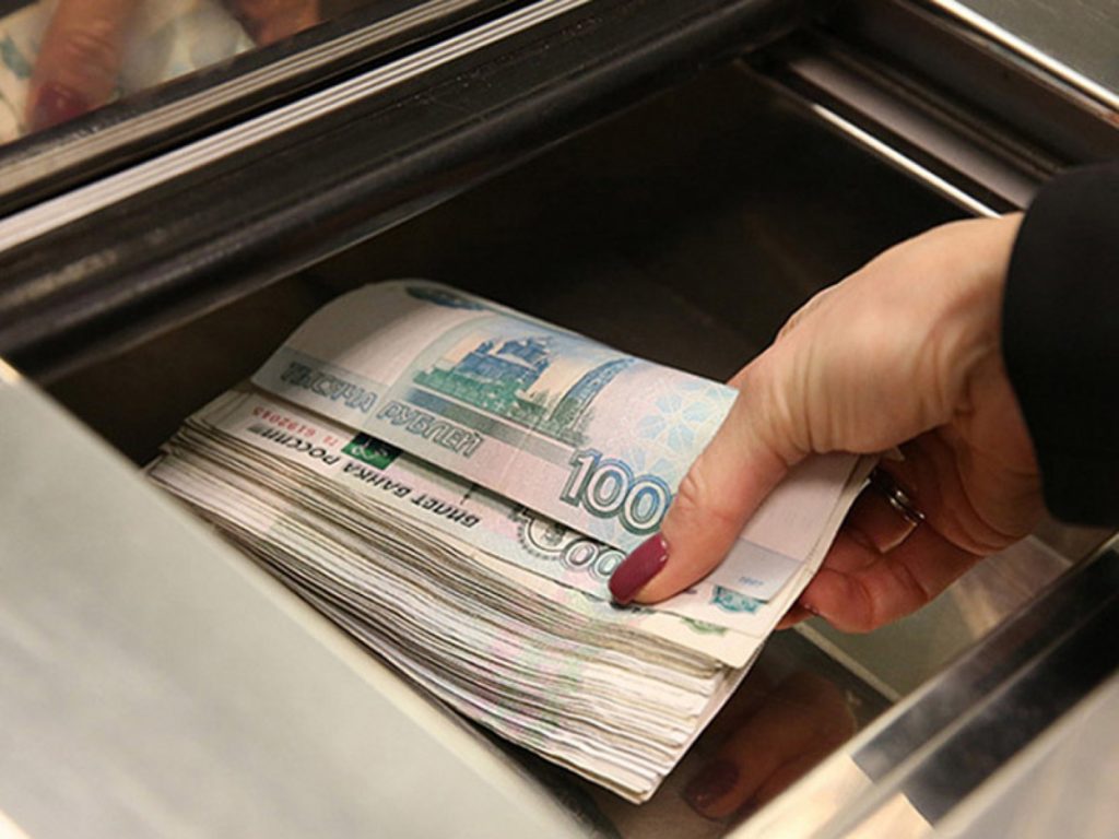 Костромичи стали хранить на банковских счетах более крупные суммы