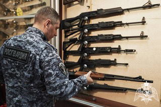 В Костроме проверяют оружейные магазины
