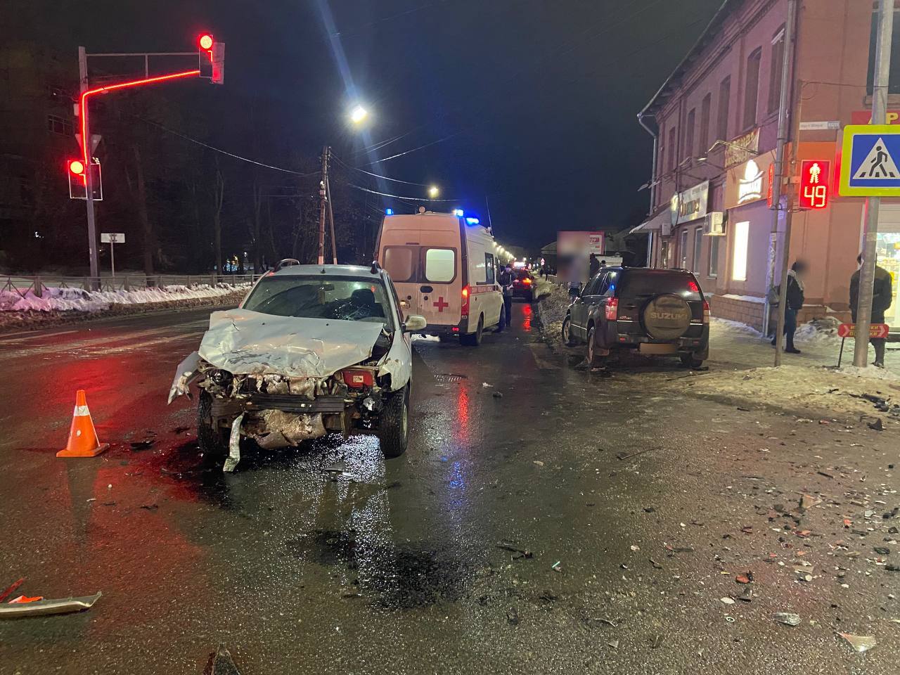 В Костроме в аварии на перекрестке пострадали двое подростков