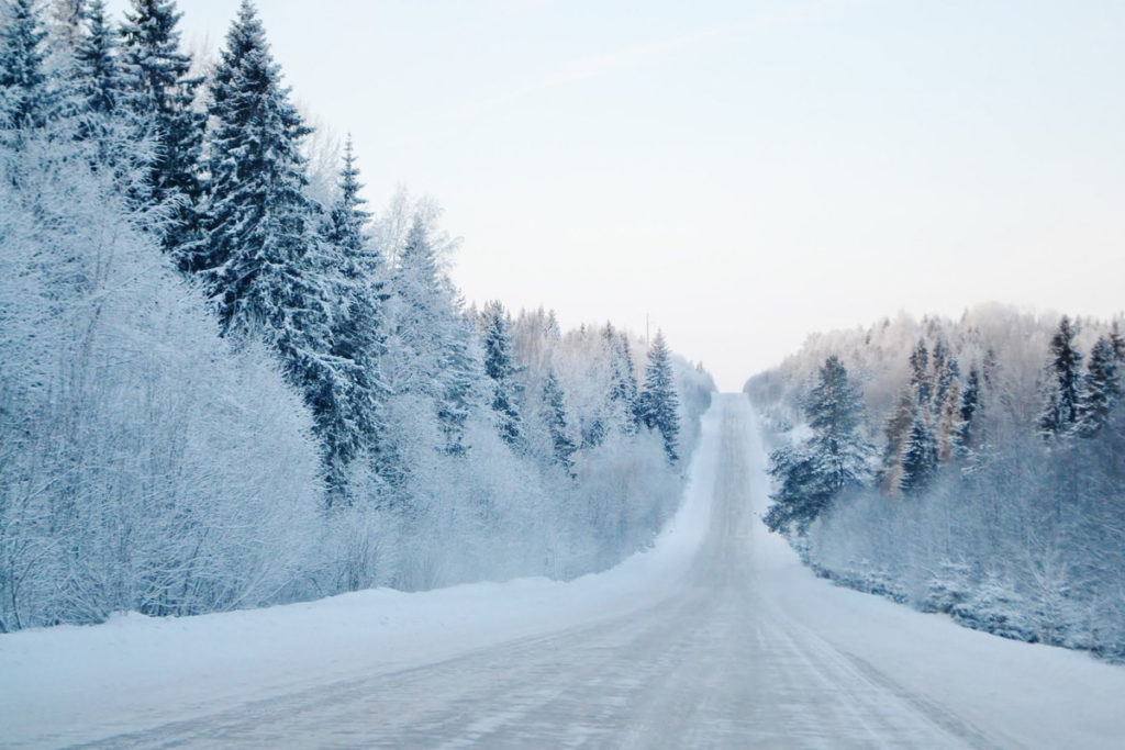 Госавтоинспекция Костромской области напоминает водителям правила зимней дорожной безопасности