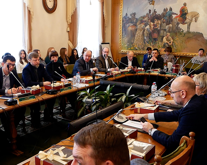 Без лишних слов: депутаты Думы города Костромы рассмотрели 20 вопросов за полчаса
