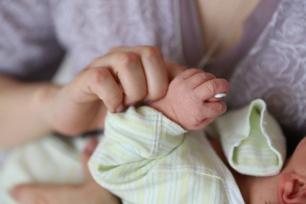 Тысяча костромских семей получила единовременную выплату при рождении малыша