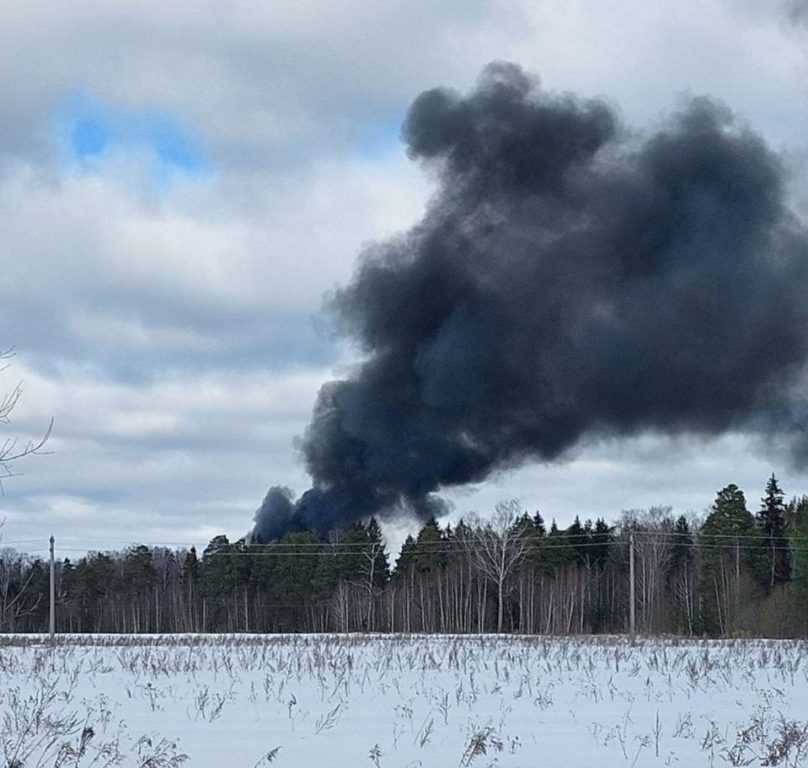 Самолет ИЛ-76 упал неподалеку от трассы Кострома-Иваново 