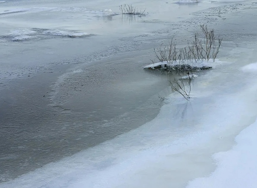 Костромичам официально запретили выходить на лед