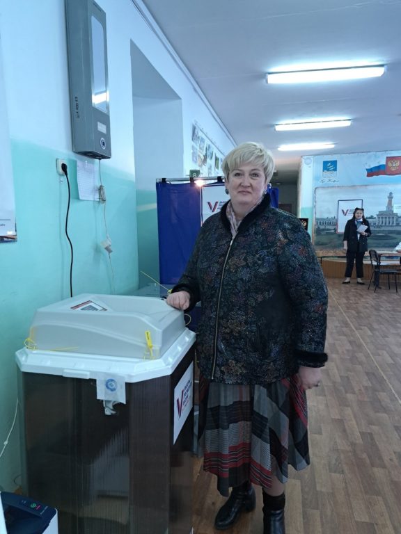 За традиционные ценности и безопасность: главврач детской областной больницы отдала свой голос на выборах Президента