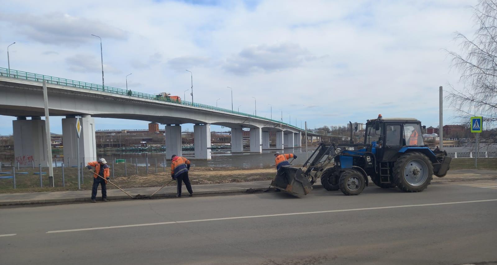 Костромские дорожники очистили больше 40 километров улиц от мусора