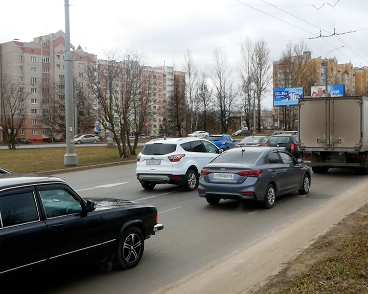 Гарантия не кончилась, а дороги уже потрескались: состояние асфальта в Костроме проверила специальная комиссия