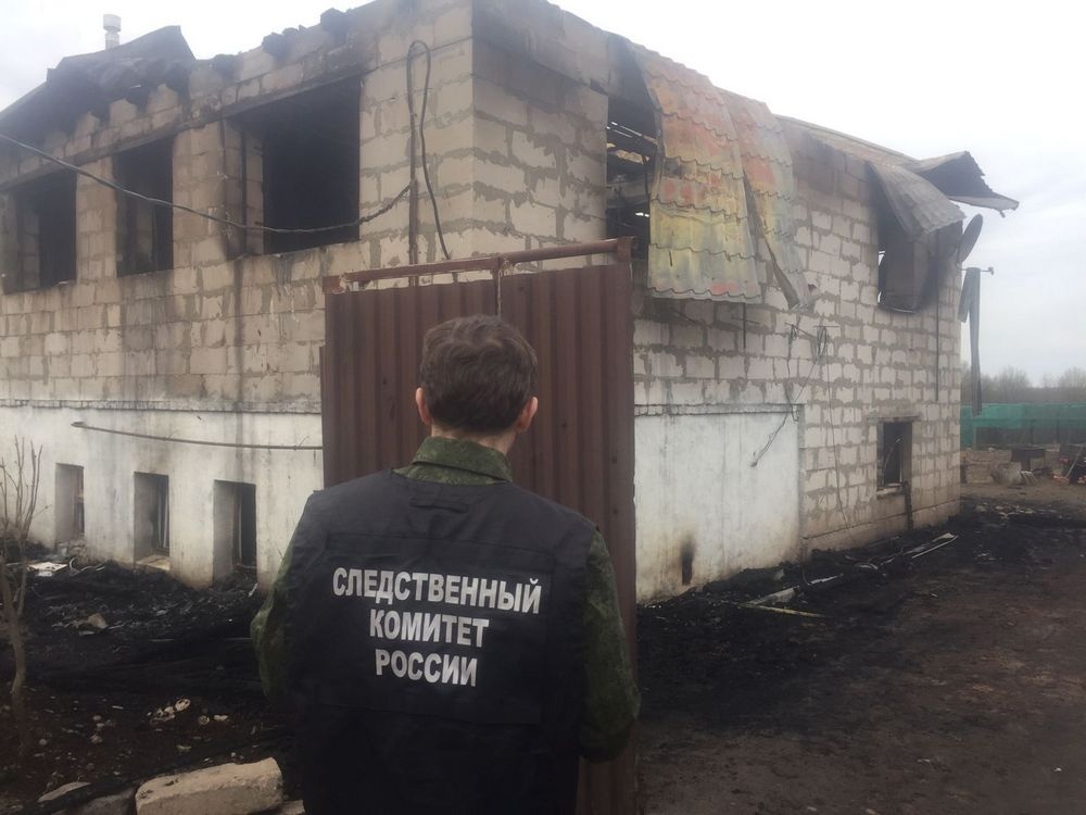 Жизнь пенсионерки трагически оборвалась при пожаре в Костромской области
