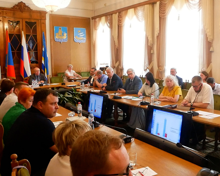 «Не устраивает в принципе»: городские власти не довольны темпами ремонта теплосетей в Костроме