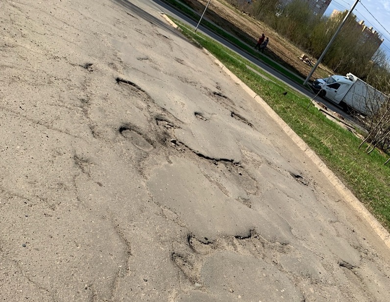 Костромичи просят отремонтировать еще одну разбитую дорогу