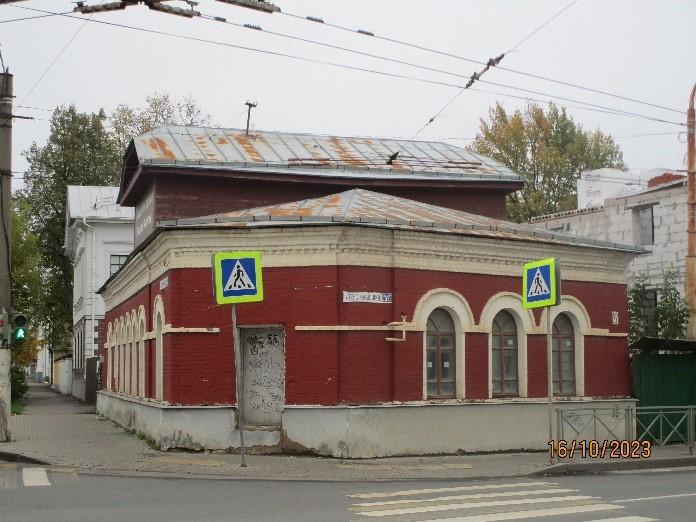 В центре Костромы отреставрируют старинный красный дом