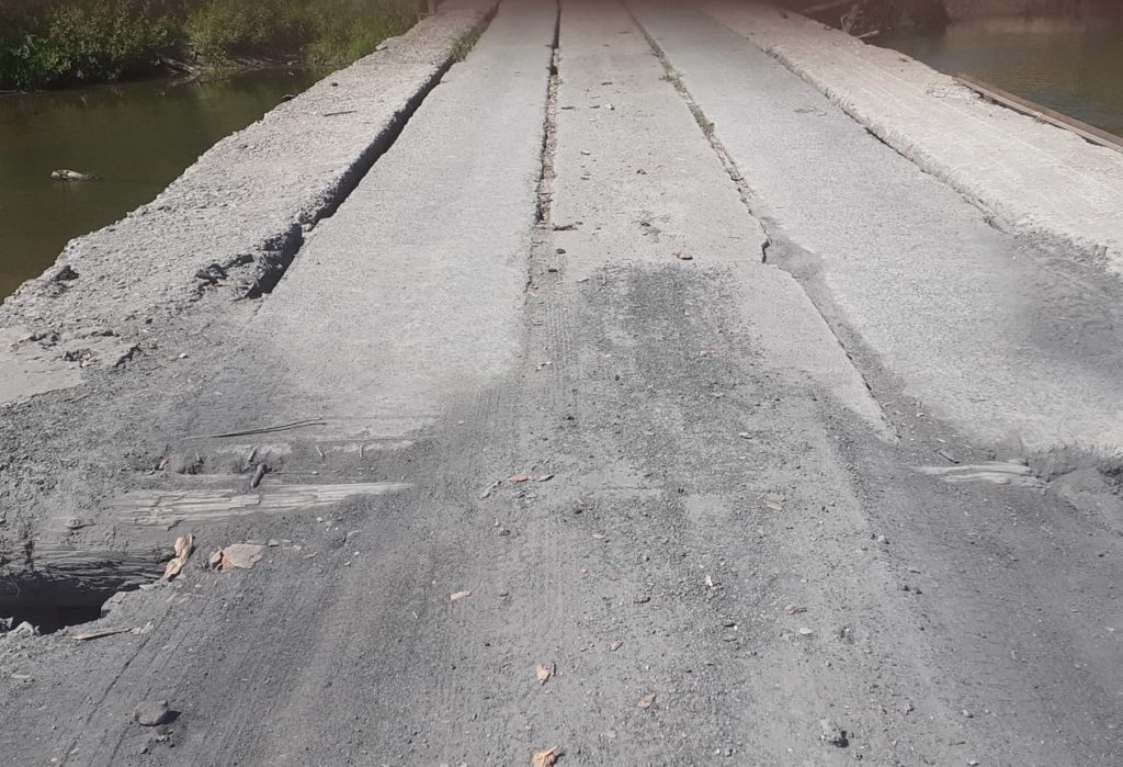 Чиновники не хотят брать на себя ответственность за аварийный мост в Костромской области
