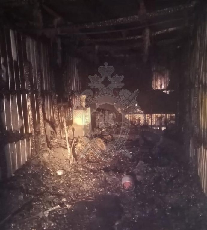 В Костроме неизвестный мужчина сгорел в строительном вагончике