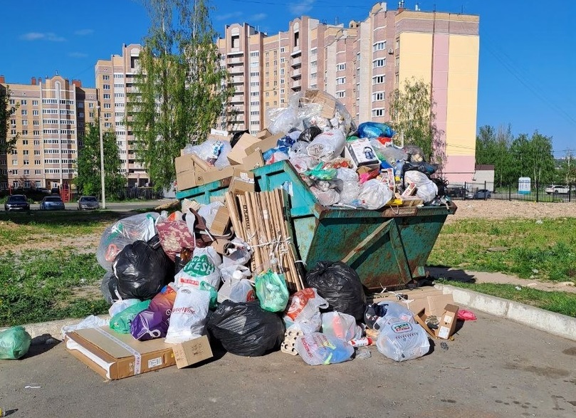 В Костроме возникли проблемы с вывозом мусора