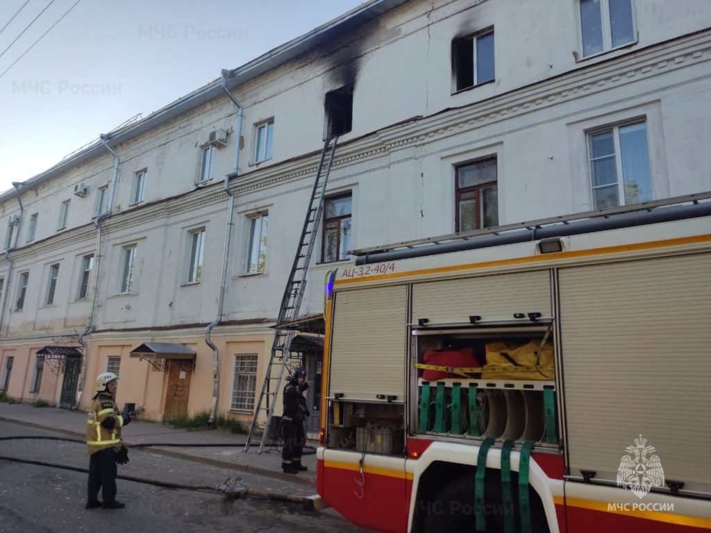 Курильщики чуть не спалили дом в центре Костромы