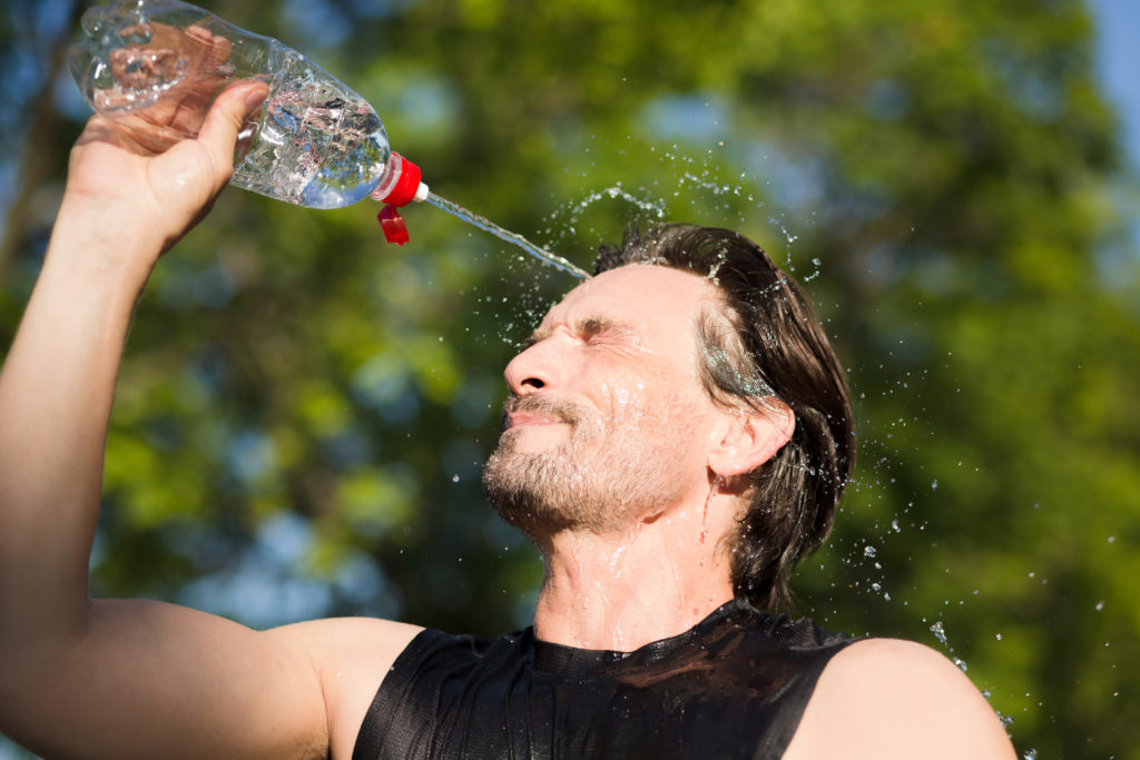 Костромичам советуют запастись питьевой водой и солью на аномально жаркий июль