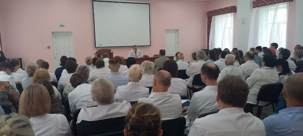 Врачи Костромской областной больницы осудили опального заведующего сосудистым отделением