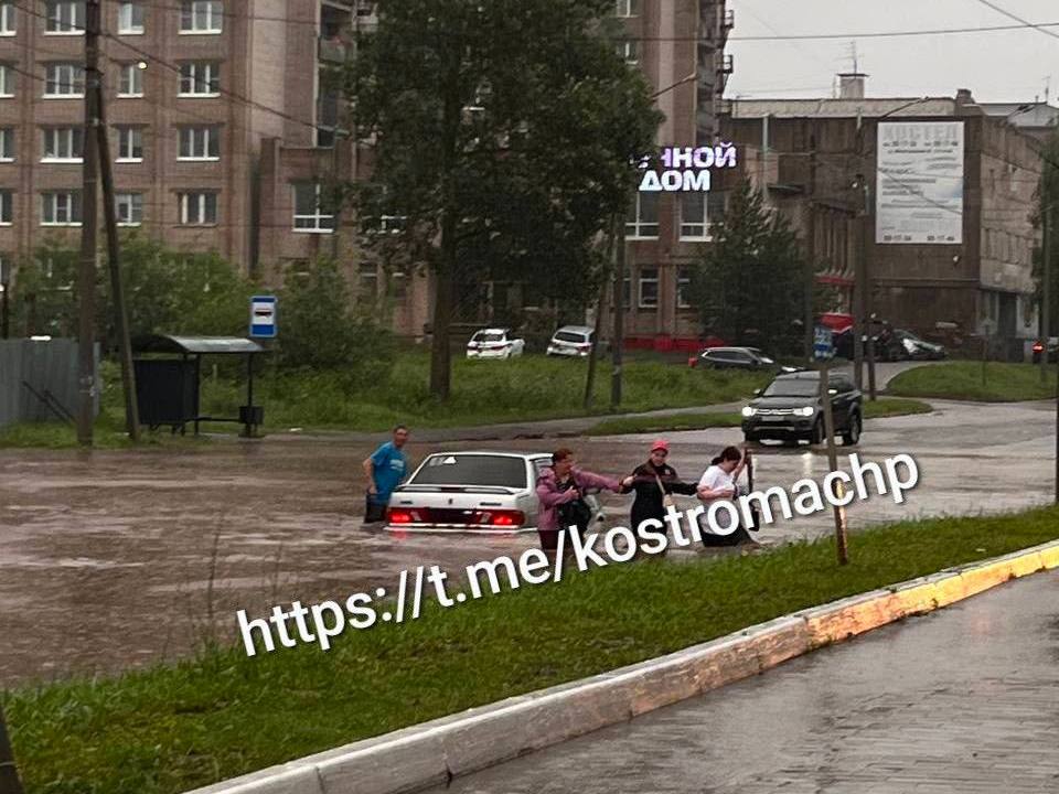 Страшный пожар в Костромской области уничтожил часть поселка (ФОТО и ВИДЕО)