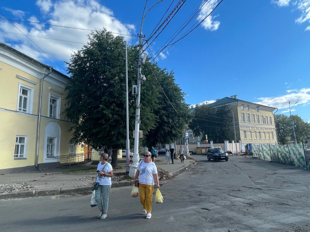 В центре Костромы срубят деревья ради хорошего вида на архитектуру города