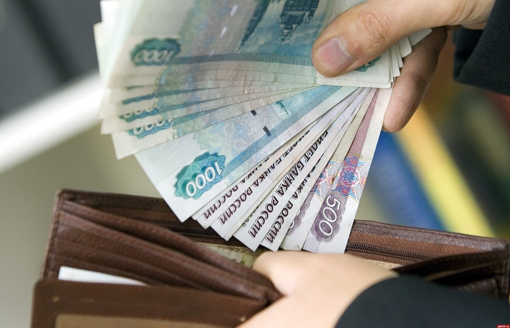 Костромичи зарабатывают больше 51000 рублей в месяц
