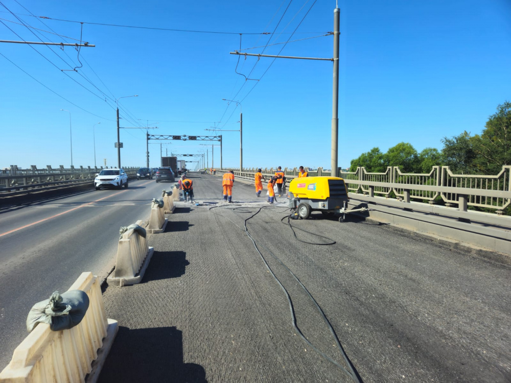 Подрядчик отчитался главе администрации Костромы о ходе ремонта моста через Волгу