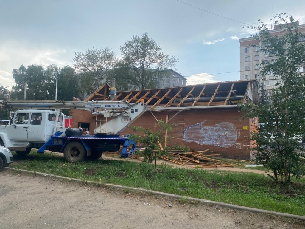 В Костроме начали сносить здание, мешающее расширению улицы Ивана Сусанина