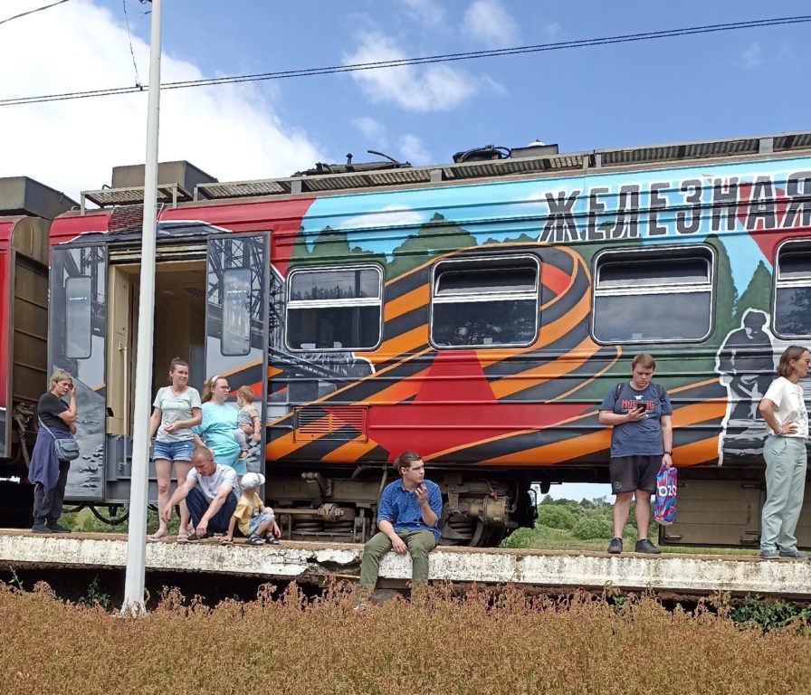 Движение поездов между Костромой и Ярославлем остановилось на несколько часов