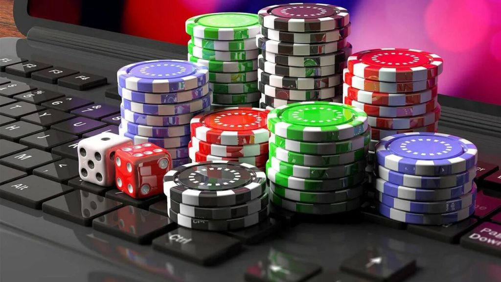20-летний мошенник из Костромы обманул азартного игрока в онлайн-казино