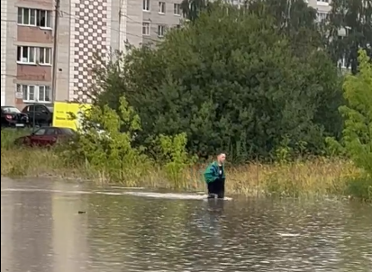 Всем за забор: пока в Москве и других городах демонтируют неприятные глазу ограждения, в Костроме устанавливают новые