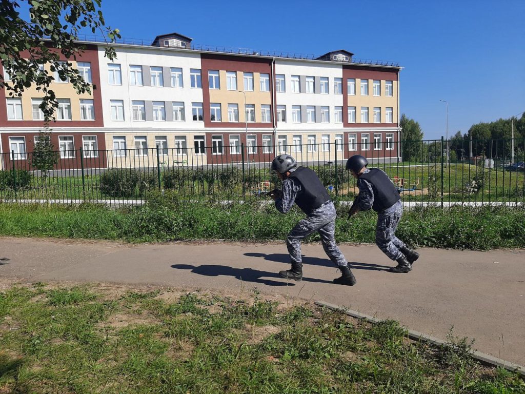 В костромских школах отрепетировали действия при теракте