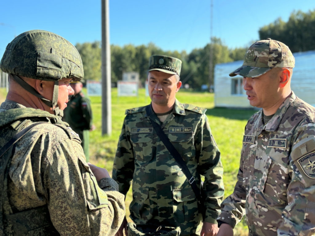 Начальники войск химзащиты СНГ собрались под Костромой