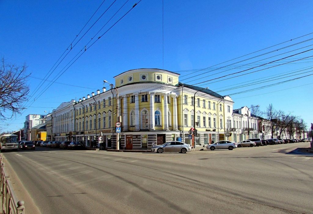 В Костроме на время ремонта моста через Волгу продлят выделенную полосу для автобусов на улице Советской