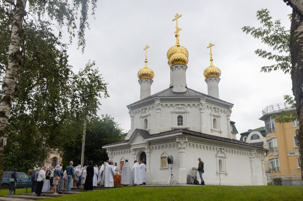 В Костроме освятили новый храм на Нижней Дебре