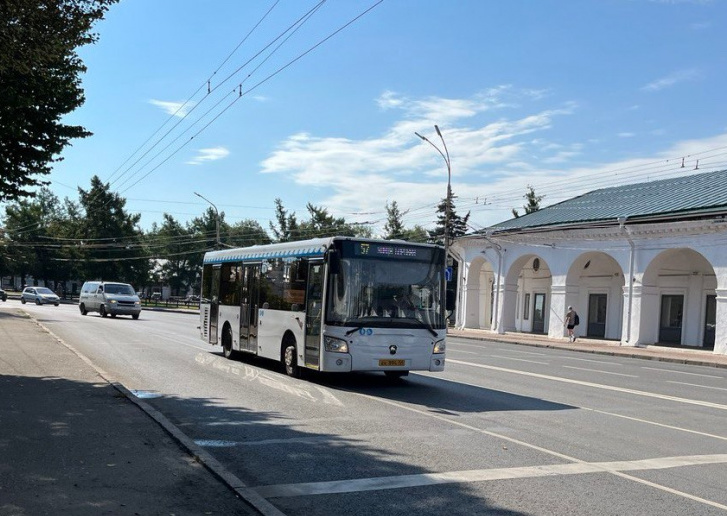 В Костроме начали оформлять льготные проездные билеты для учащихся