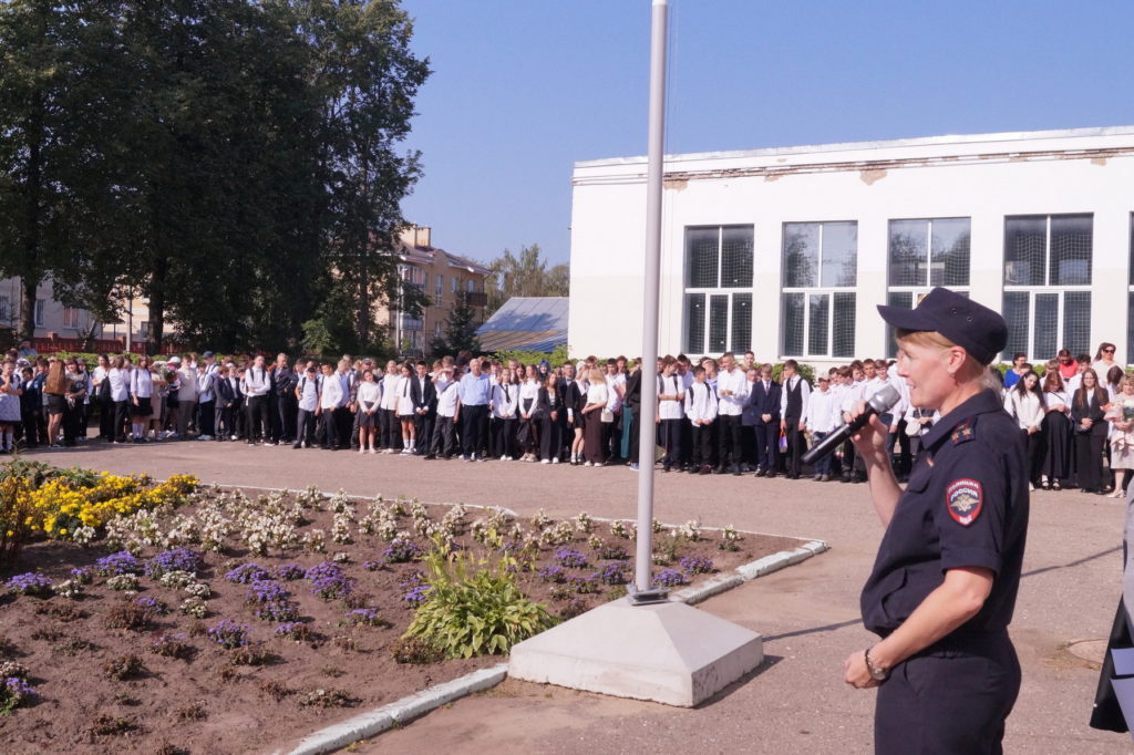 Уроки в костромской школе №5 будут вести полицейские