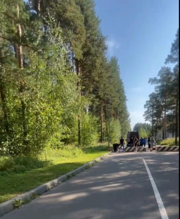 Костромичка врезалась в бетонные блоки на самокате в парке Берендеевка