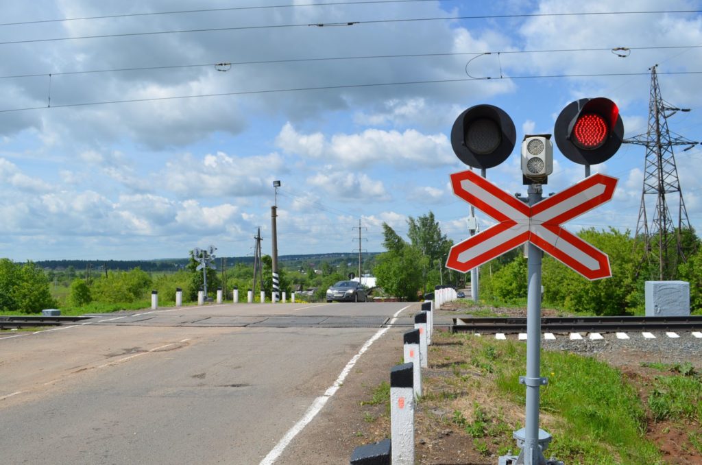 На костромских железнодорожных переездах появится шумовая разметка