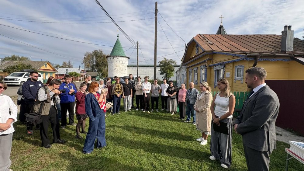 Волонтёры восстановили старинный дом в костромской Ипатьевской слободе