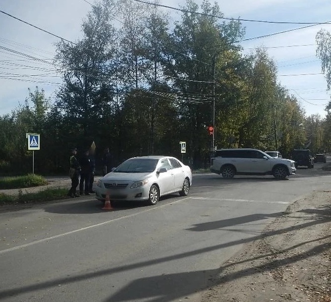 Иномарка сбила 19-летнюю девушку в костромском райцентре