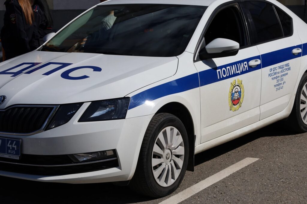 Полицейские поймали пьяного водителя на угнанной машине в костромском райцентре