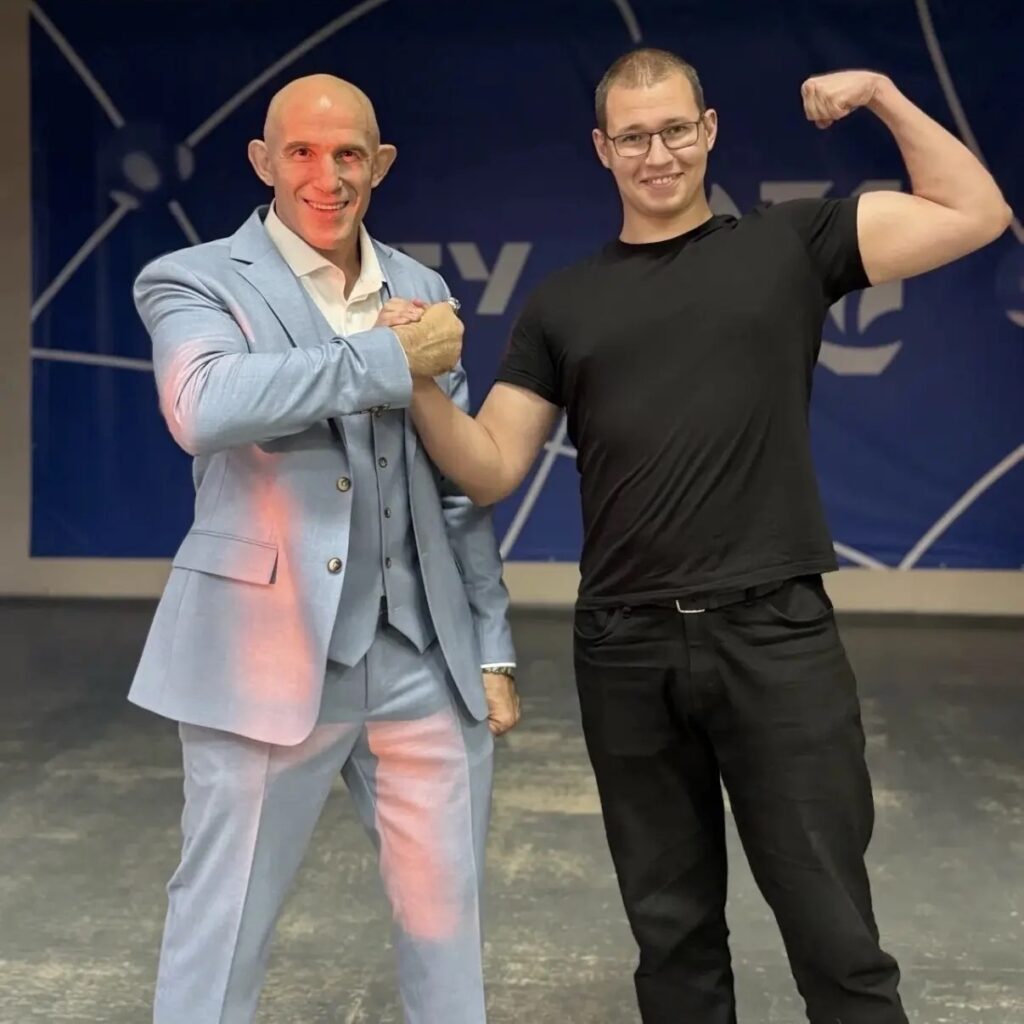 Костромские студенты встретились с бойцом UFC Алексеем Олейником