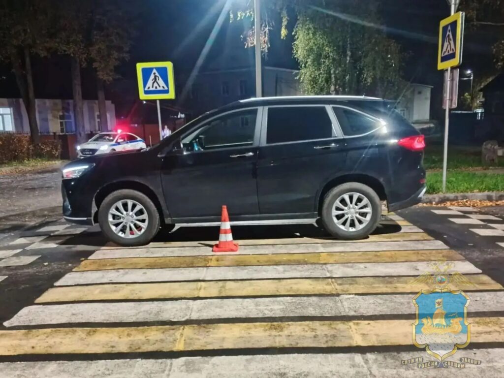 Ребенок на велосипеде попал под колеса иномарки в костромском райцентре