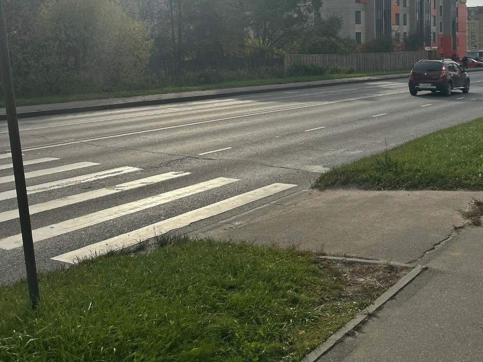 Костромичи боятся попасть под машину на пешеходном переходе на улице Станкостроительной