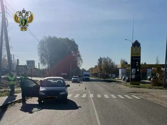 Машина сбила ребенка на пешеходном переходе в костромском райцентре