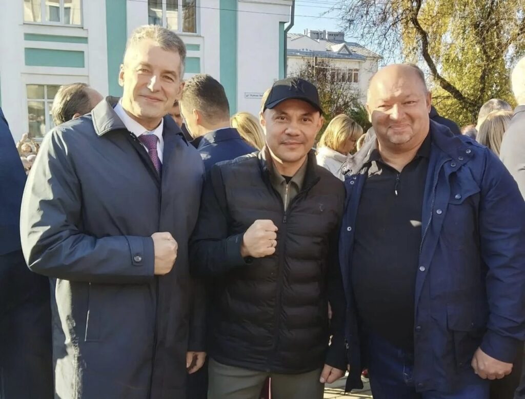 Костя Цзю побывал на открытии памятника Екатерине II в Костроме